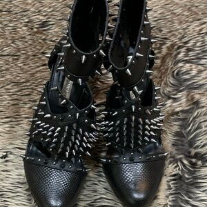 BCBGMaxAzria Hersh Spiked Cutout Heels silver metallic stiletto heel Size 6.5